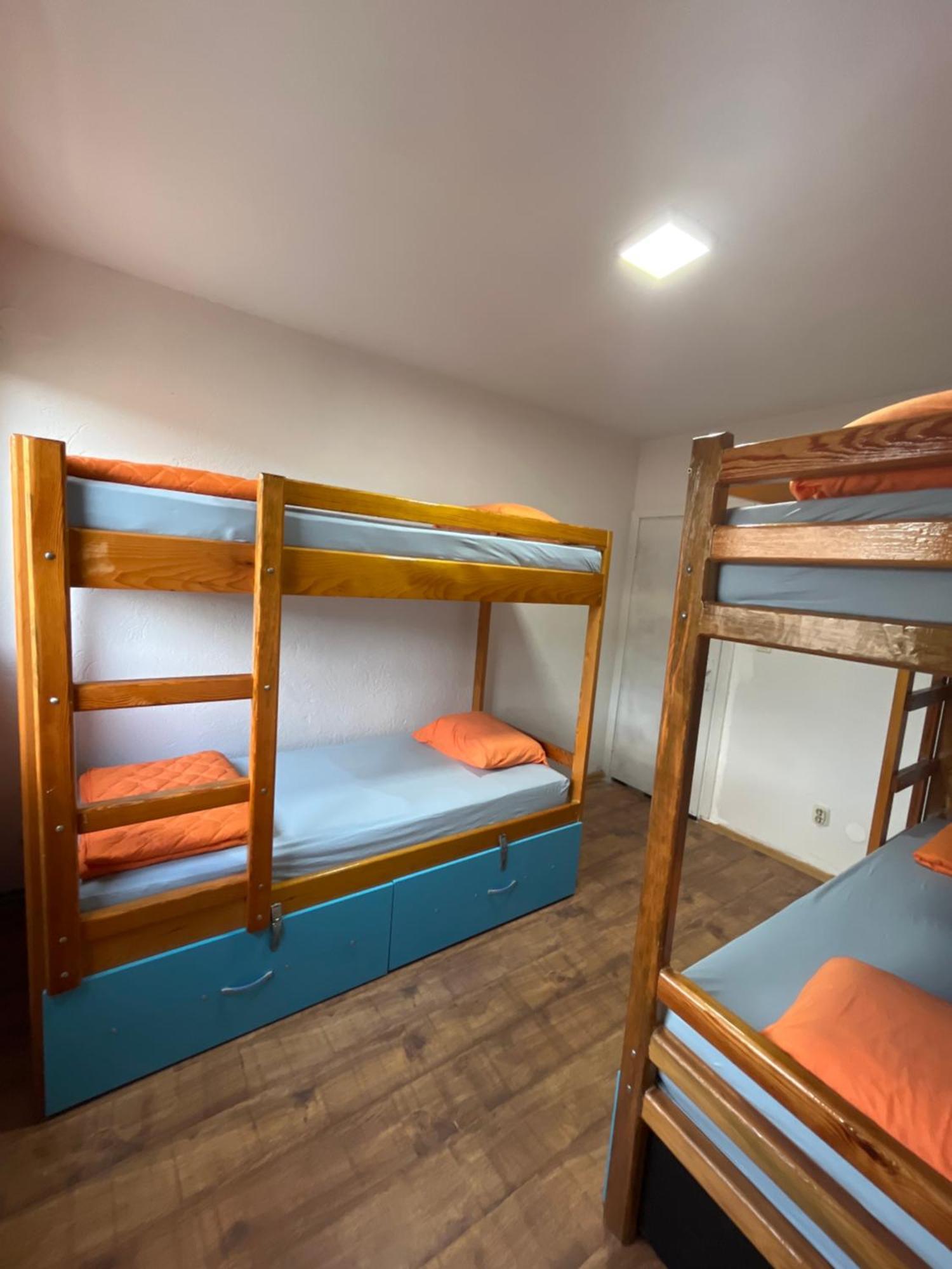 Blue Orange Lake Hostel オフリド エクステリア 写真
