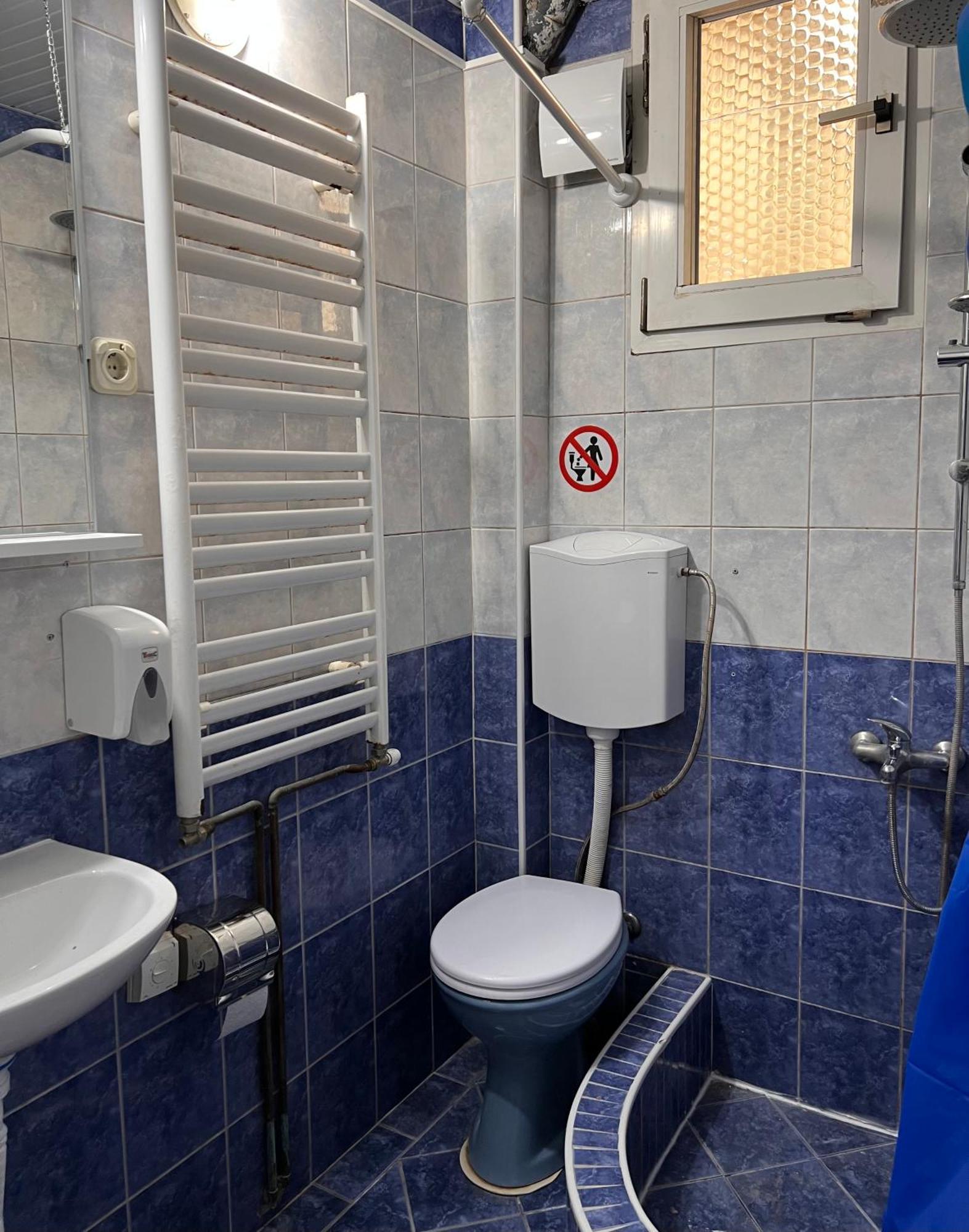 Blue Orange Lake Hostel オフリド エクステリア 写真